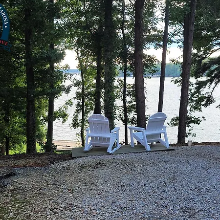 Long Cove Resort And Marina Charlotte Room photo