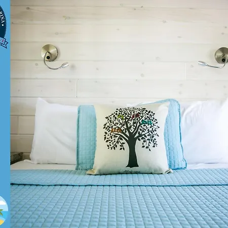 Long Cove Resort And Marina Charlotte Room photo