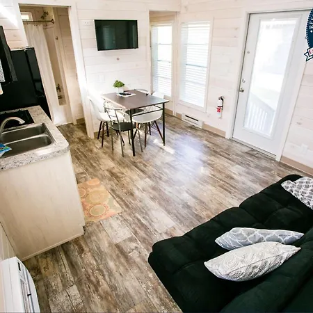 Long Cove Resort And Marina Charlotte Room photo